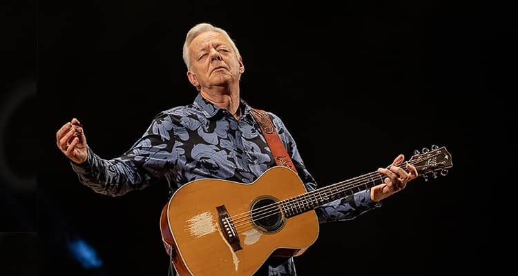 Tommy_Emmanuel_100db_RB00