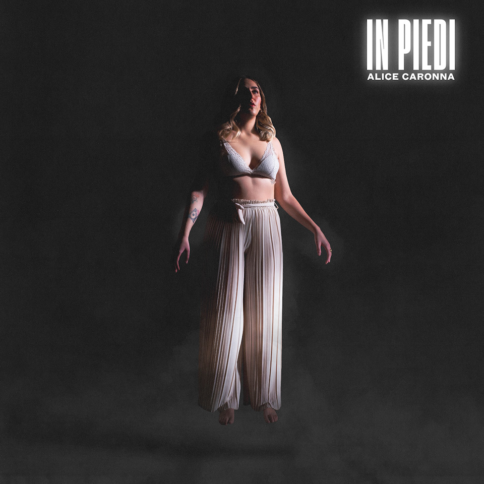 in-piedi-il-secondo-album-di-alice-caronna