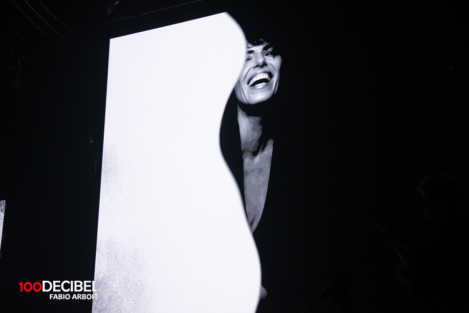 blue-live-tour-di-giorgia-nei-palasport