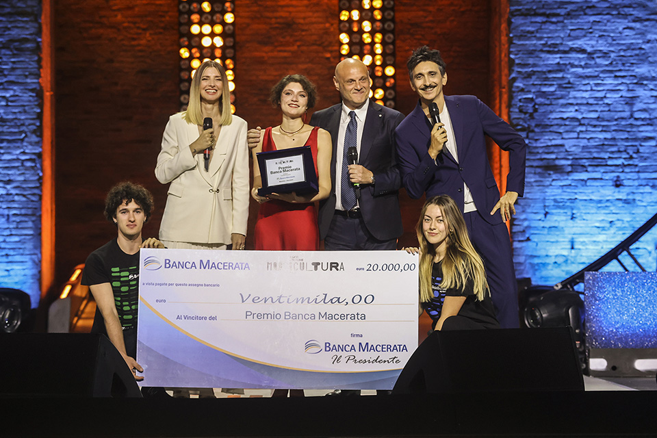 elena-mil-e-la-vincitrice-assoluta-di-musicultura-2025