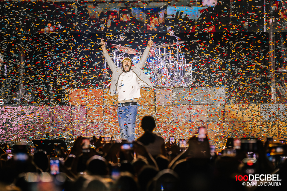 pinguini-tattici-nucleari-roma-canta-il-gran-finale